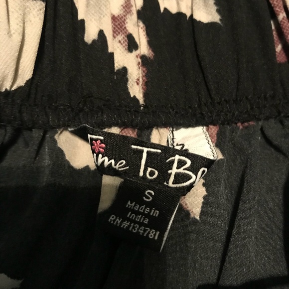 Cute summer top! - Picture 2 of 2